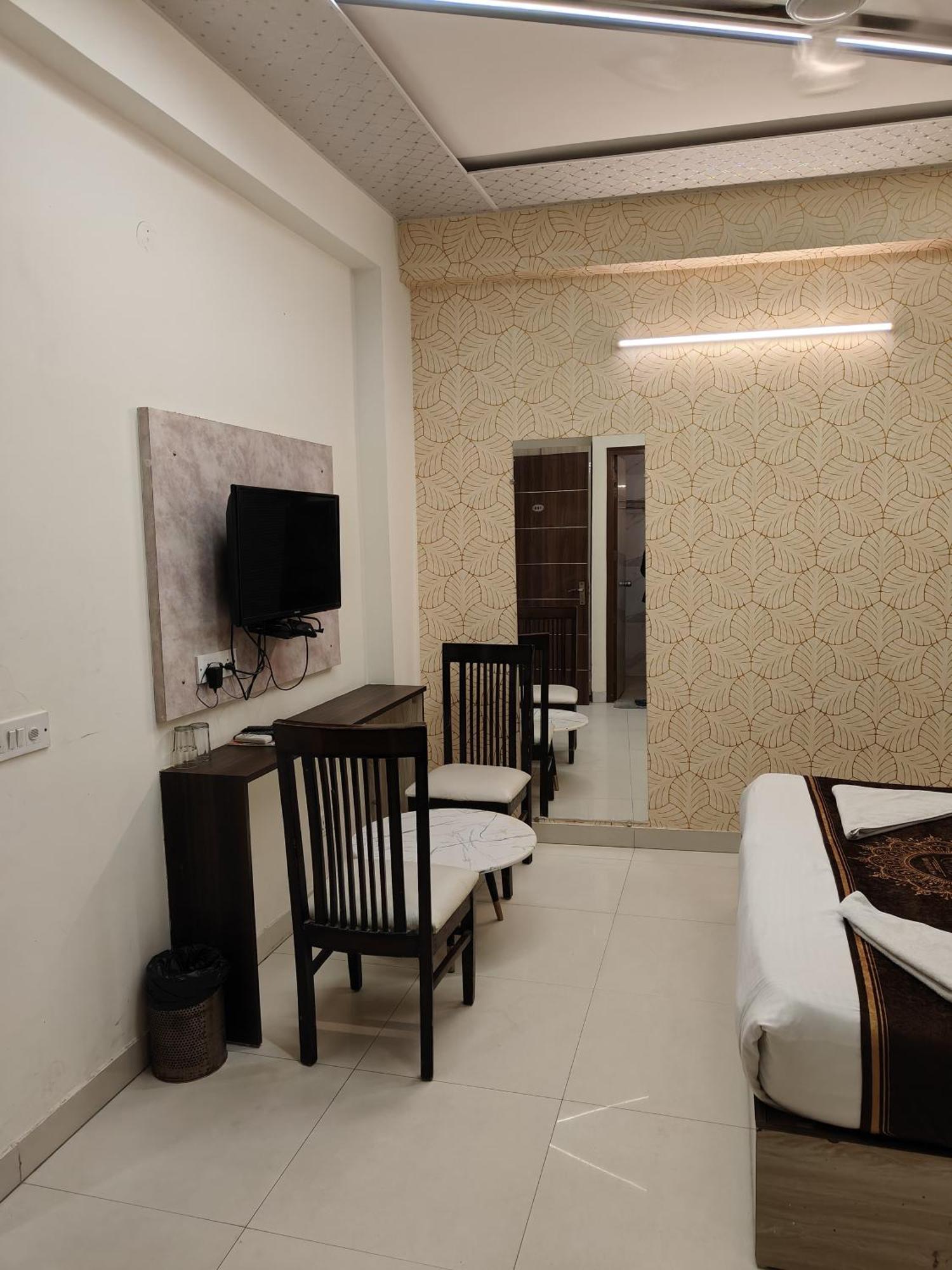 Hotel Smart Plaza New Delhi Luaran gambar