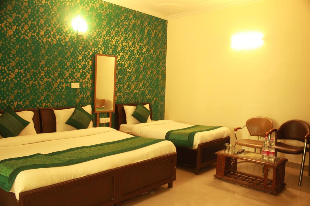 Hotel Smart Plaza New Delhi Luaran gambar
