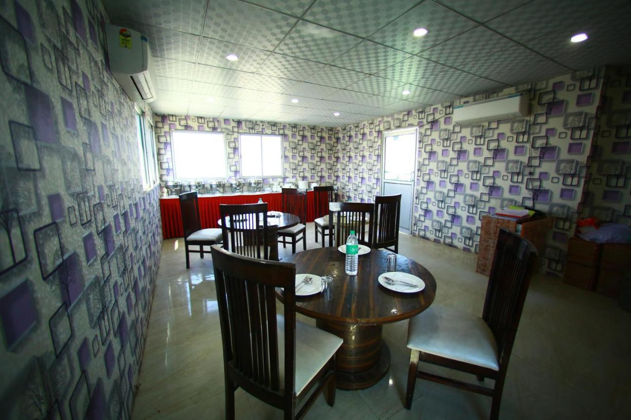 Hotel Smart Plaza New Delhi Luaran gambar
