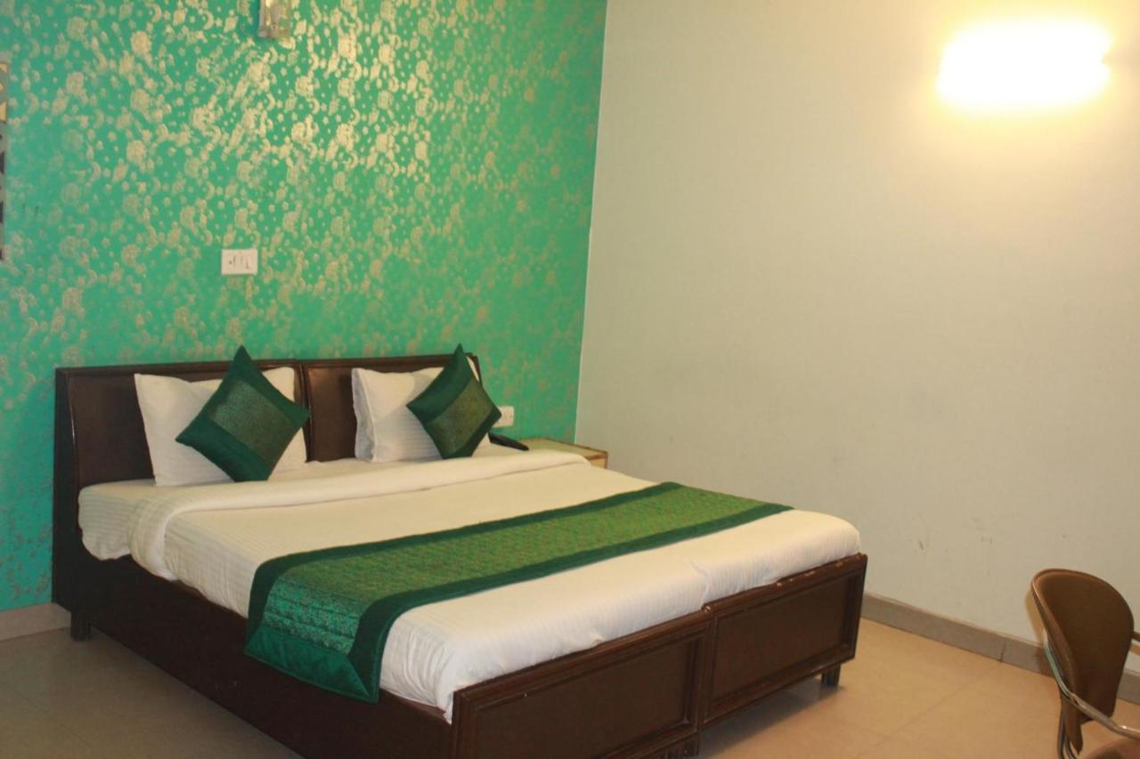 Hotel Smart Plaza New Delhi Luaran gambar