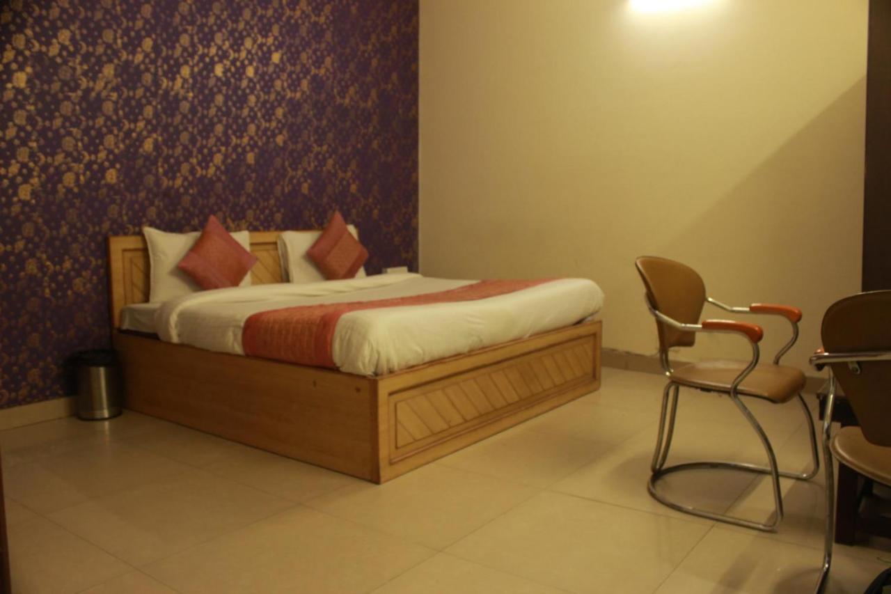 Hotel Smart Plaza New Delhi Luaran gambar